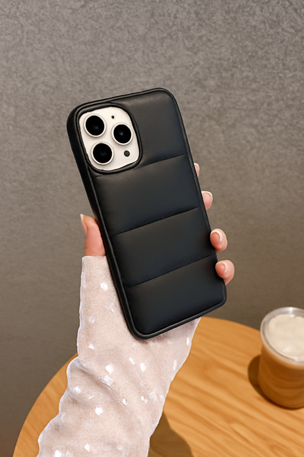 Aufpolsterte Handyhülle für iPhone 11-16